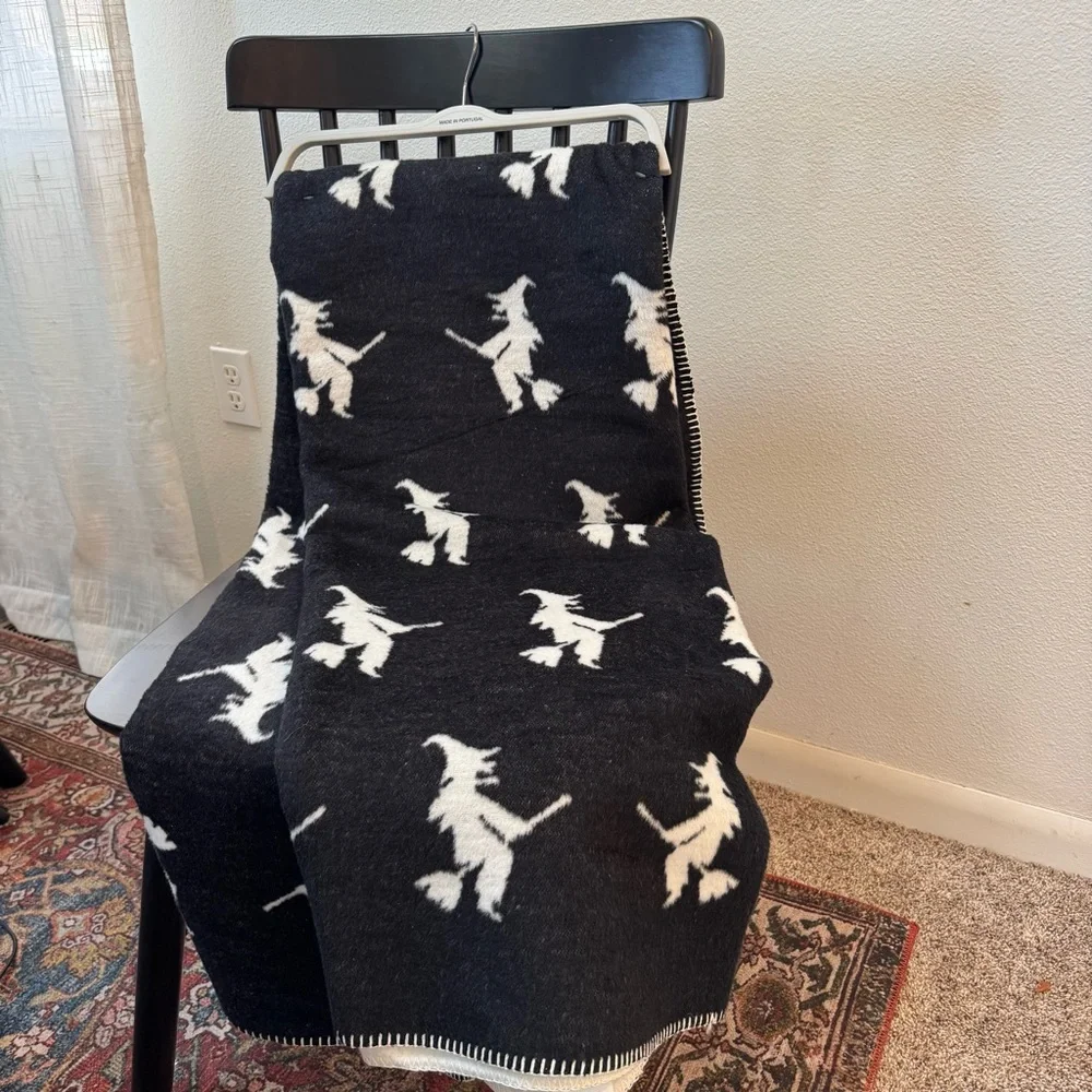 Docofil Black and White Blanket Witch Throw Blanket